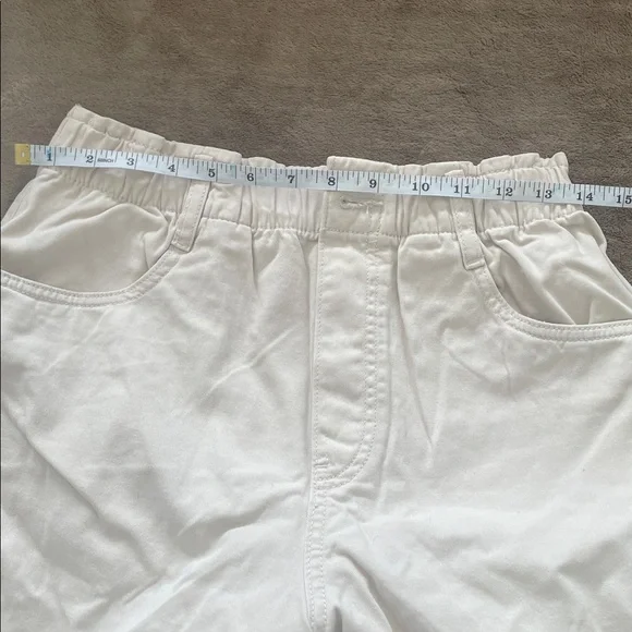 H&M Women's Tan Cargo Shorts - Picture 10 of 10